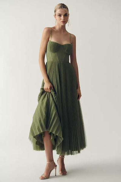 Claire – Plisseret tylkjole med asymmetrisk drapering