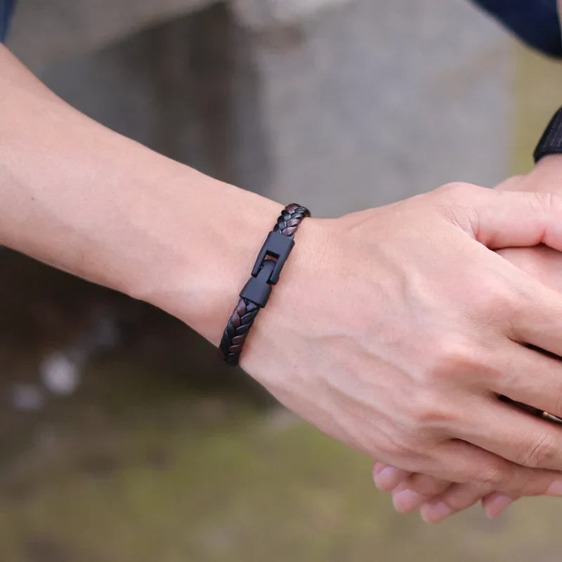 Elysian Flettet Læderarmbånd - Rustfrit Stål Spænde & Multilags Indpakning til Mænd